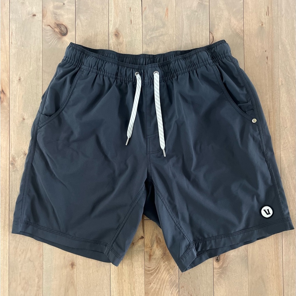 Vuori Men's Kore Shorts - charcoal